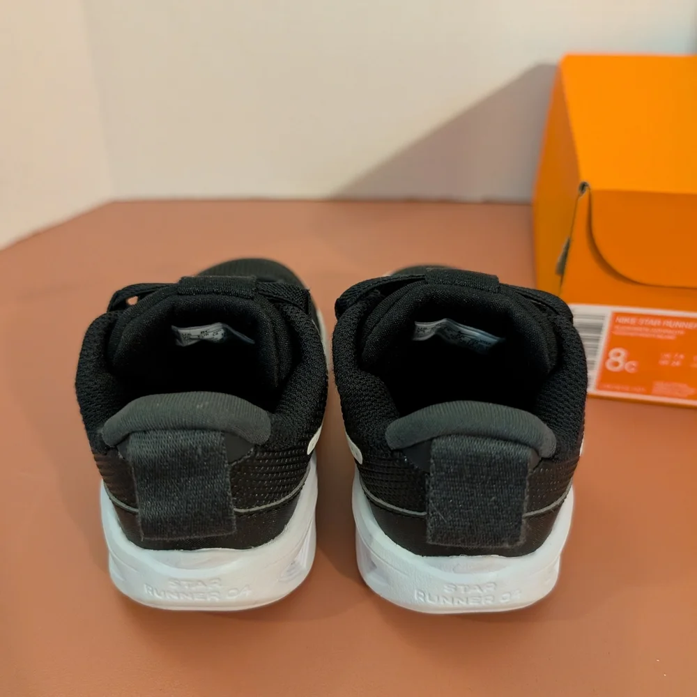 Nike Star Runner 4 NN (TD) in Size 8C Black/White (Toddler Boy)